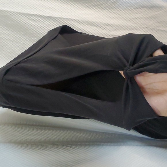 Free People Jumpsuit Black Cold Shoulder Belt V-Neck Wide Leg Size M - Picture 6 of 12